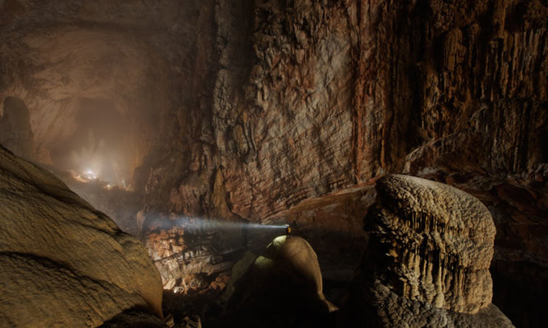 Illustration for article titled Could you build a city in an underground cave?